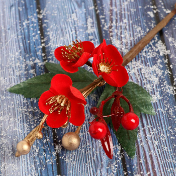 Декор "Зимнее очарование" цветы ягоды листья 16 см 