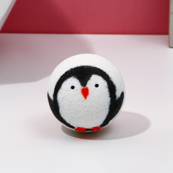 Бомбочка для ванны с рисунком "Милый пингвинёнок" 120г аромат ванили 10067914