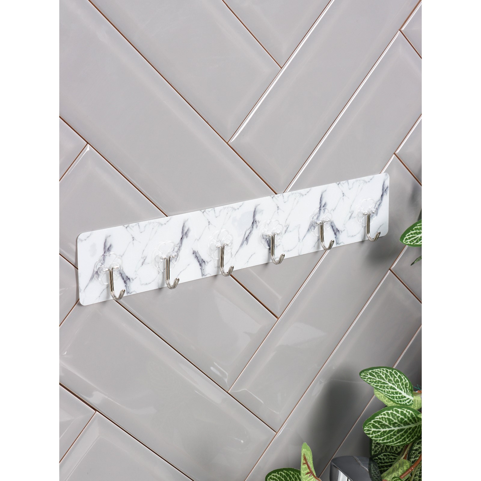 7403319 Планка 6 крючков Мрамор